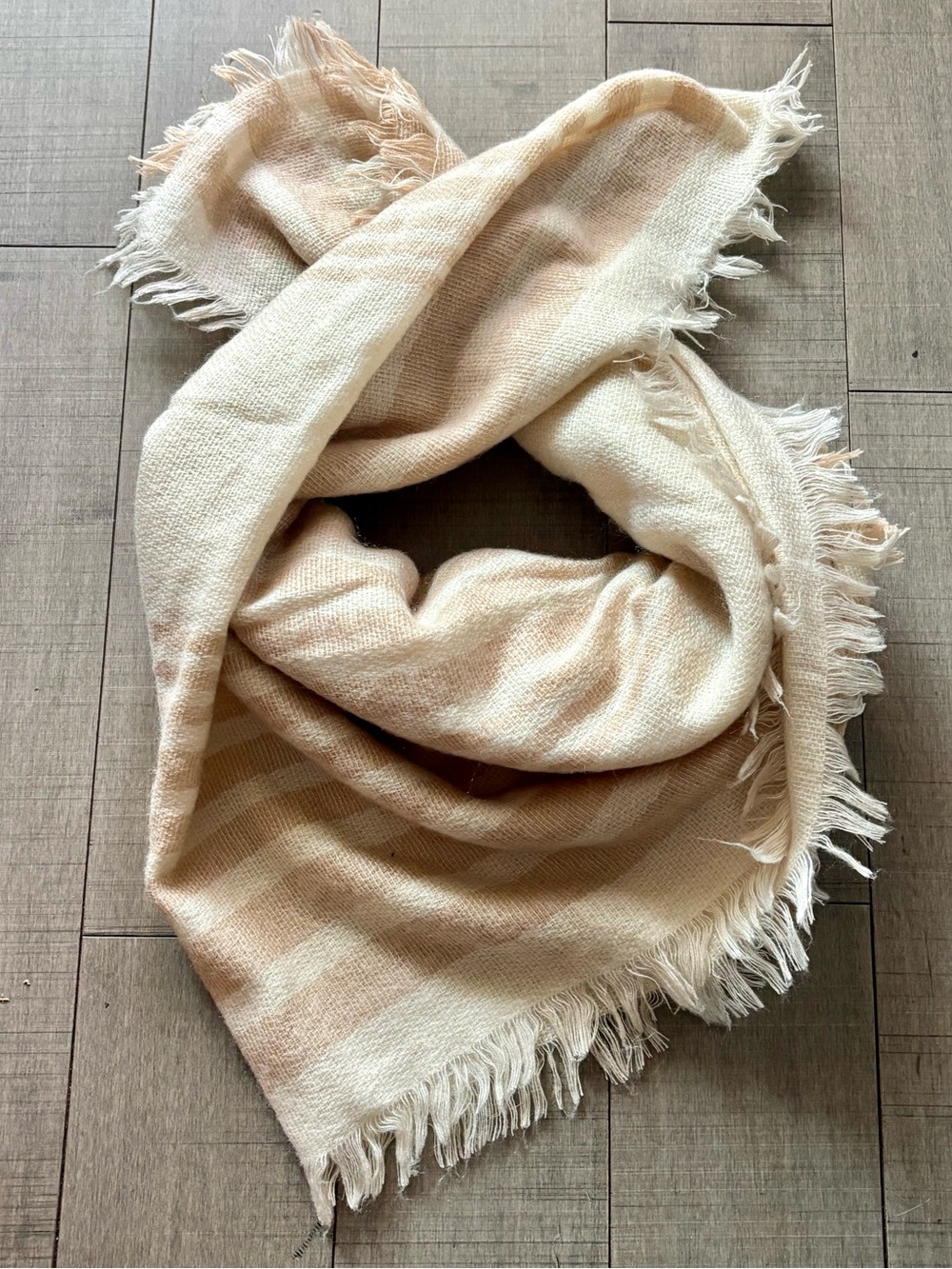 ❤️🔥5/$25❤️🔥aerie Beige & Cream Long Fringe Cozy Scarf